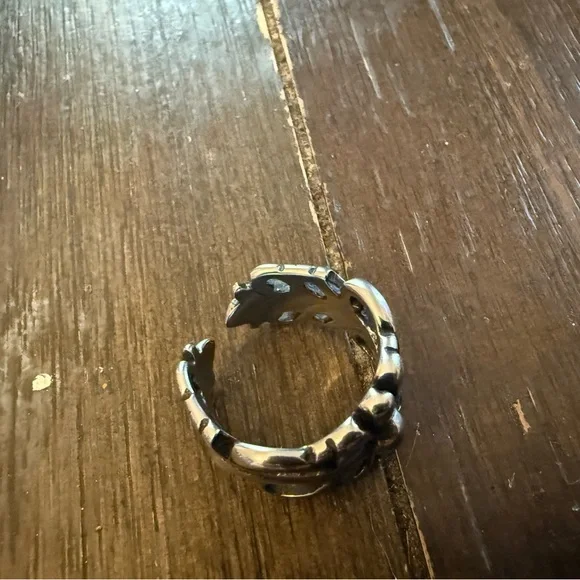 Silver Ornate Ring - Picture 3 of 3